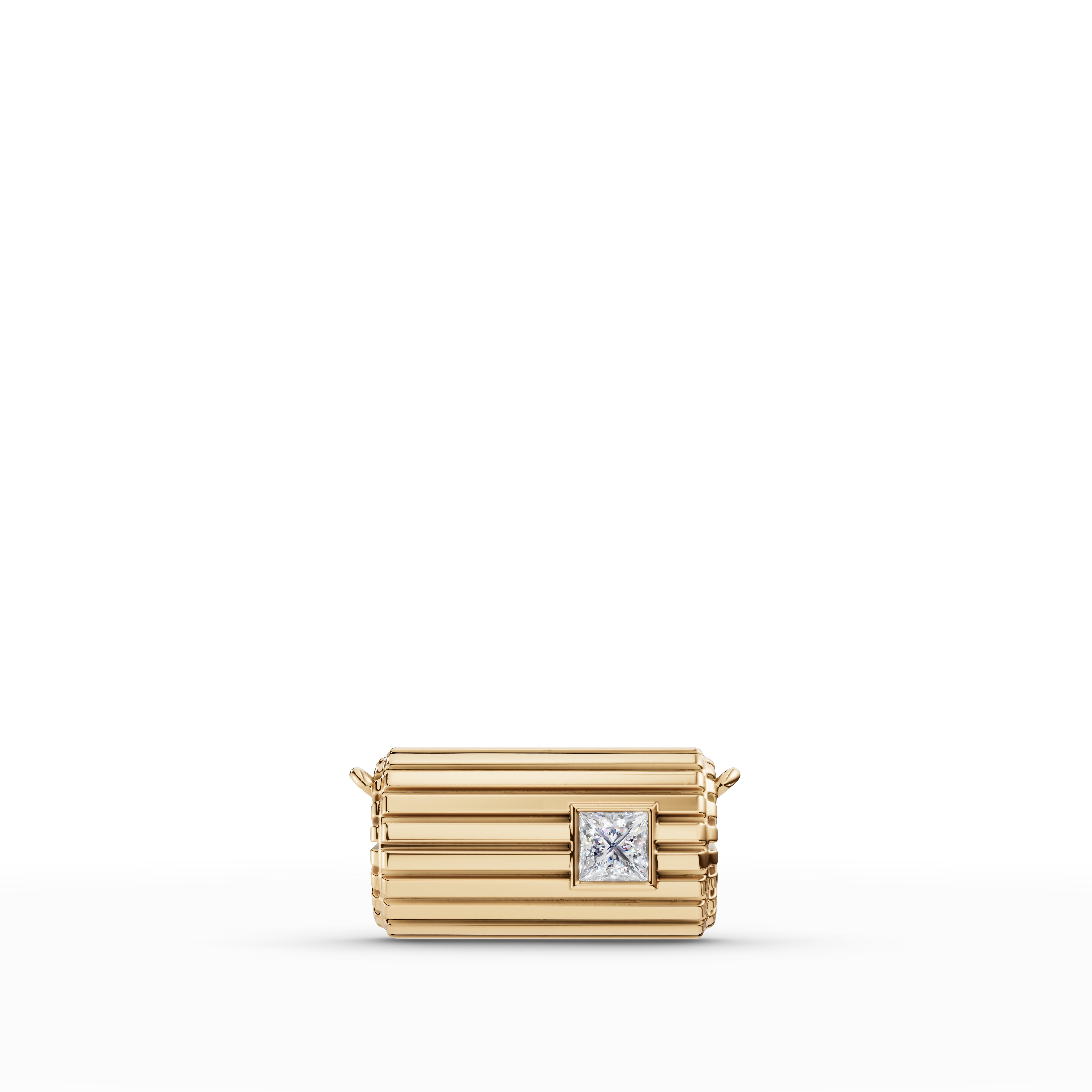 Lettre Douce Necklace pendant in solid 18k gold with princess-cut diamond, front view #Gemstone_Diamond